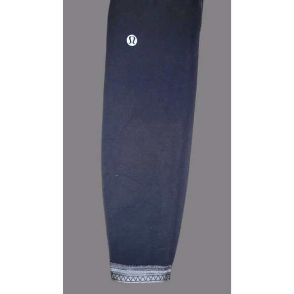 Lululemon Run Runder Under Leggings Size 4 Reversible Womens Gray Black Striped - Picture 10 of 13